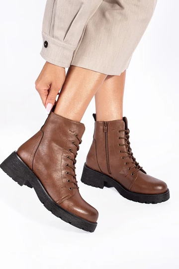 Sapatos marrons com sola... 2