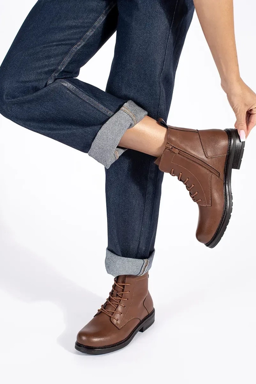 sapatos femininos marrons com cadarço...