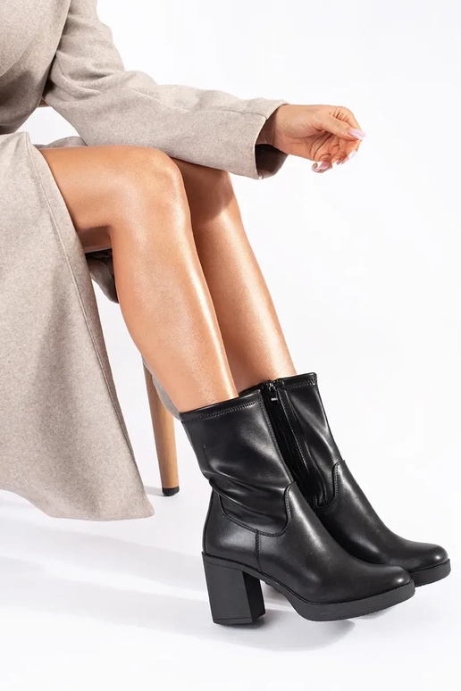 sapatos femininos pretos com salto...