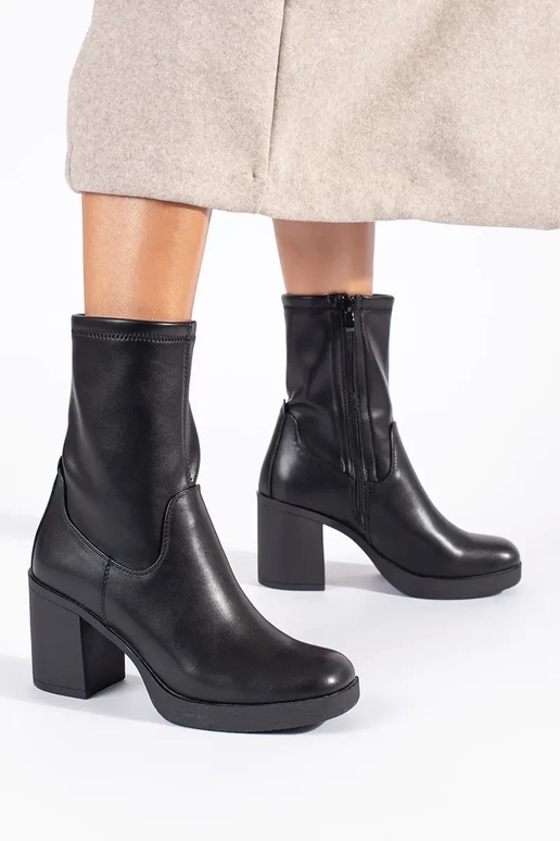 sapatos femininos pretos com salto...