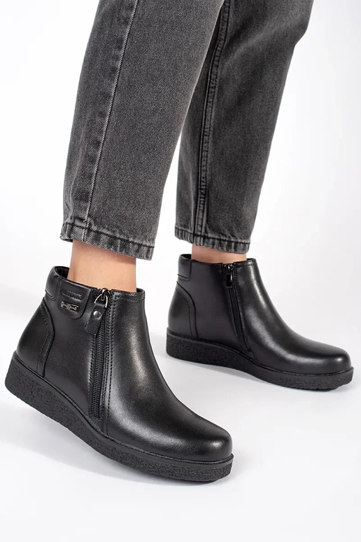 Sapatos de couro confortáveis pretos...