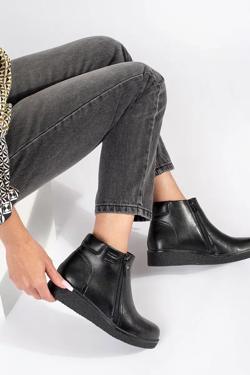 Sapatos de couro confortáveis pretos...