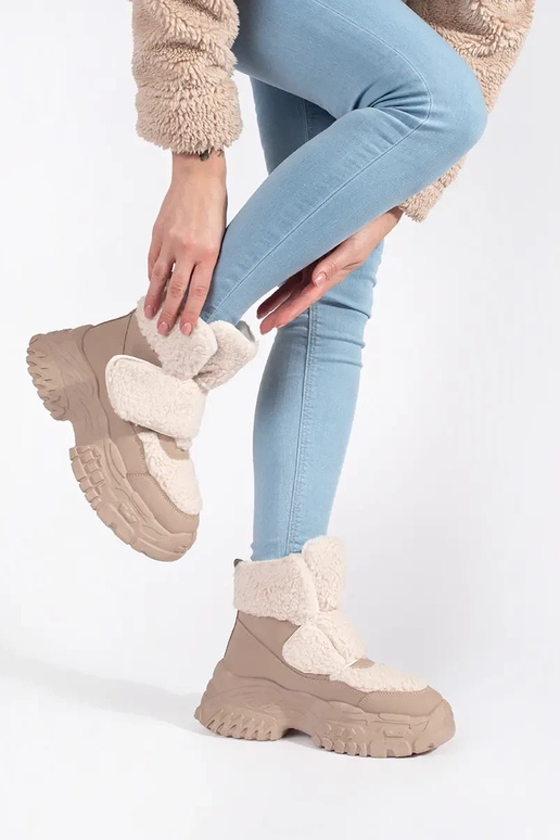 bege Botas de neve com uma plataforma...