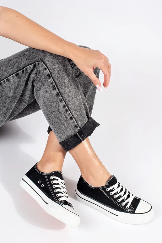 Sapatos de senhora clássicos pretos... Sapatos de senhora clássicos pretos...