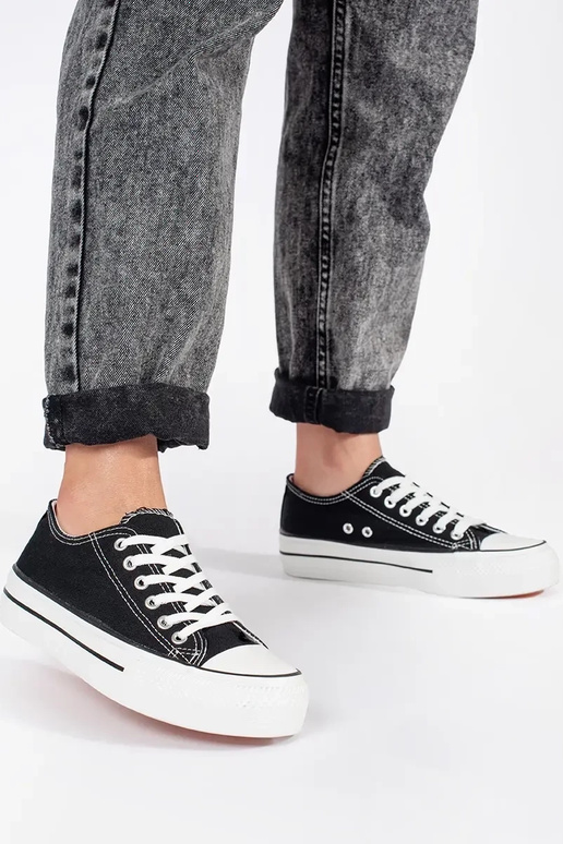 Sapatos de senhora clássicos pretos... Sapatos de senhora clássicos pretos...