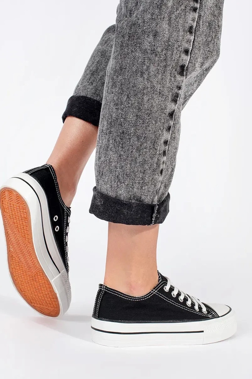 Sapatos de senhora clássicos pretos... Sapatos de senhora clássicos pretos...