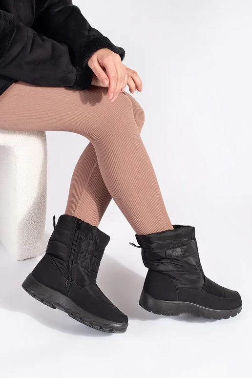 cor preta conveniente isolar...