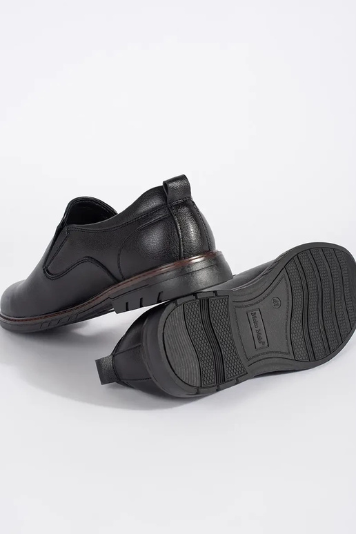 Ténis slip-on pretos para homem