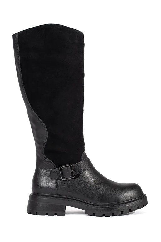 Botas de couro preto com plataforma... Botas de couro preto com plataforma...