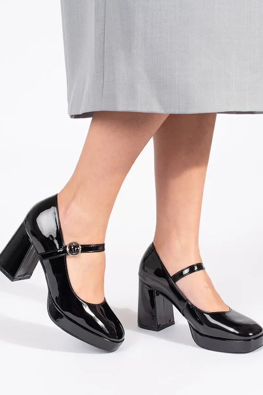 Botins pretos de salto alto com...