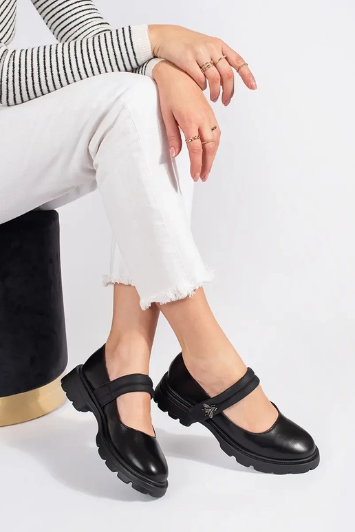 cor preta Sapatos femininos em uma...