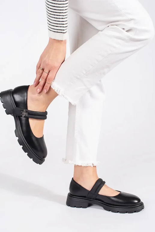 cor preta Sapatos femininos em uma...