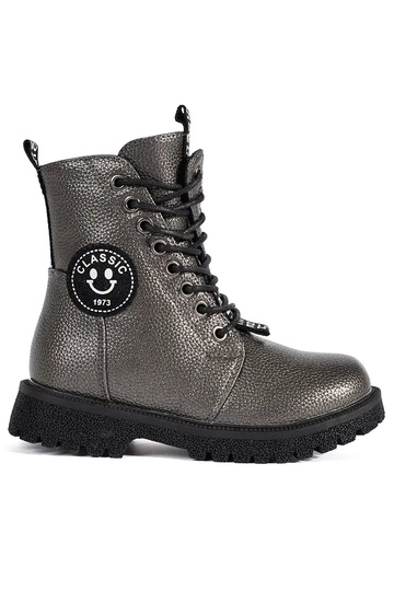 Infantil isolar amarrado...