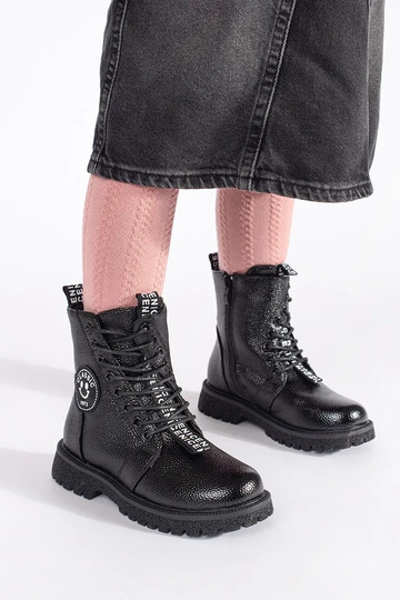 cor preta amarrado sapato... 2