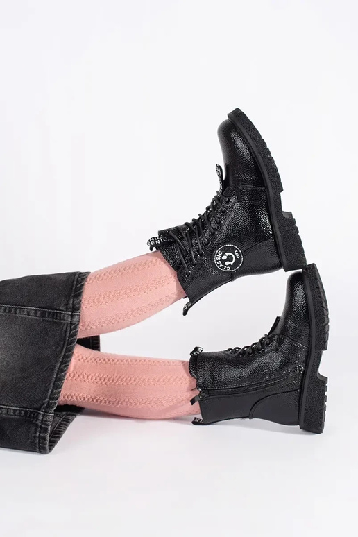 cor preta amarrado sapato isolar casaco