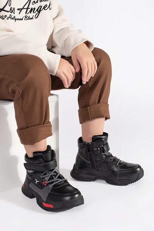 cor preta isolar trzeParaiki juvenil