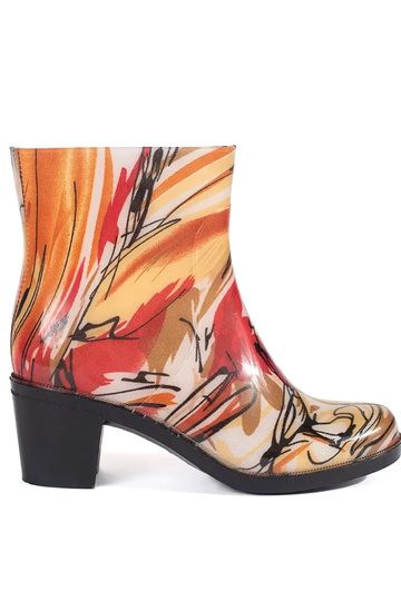 Cores diferentes botas de...