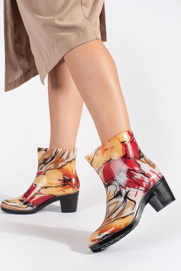 Cores diferentes botas de... 2