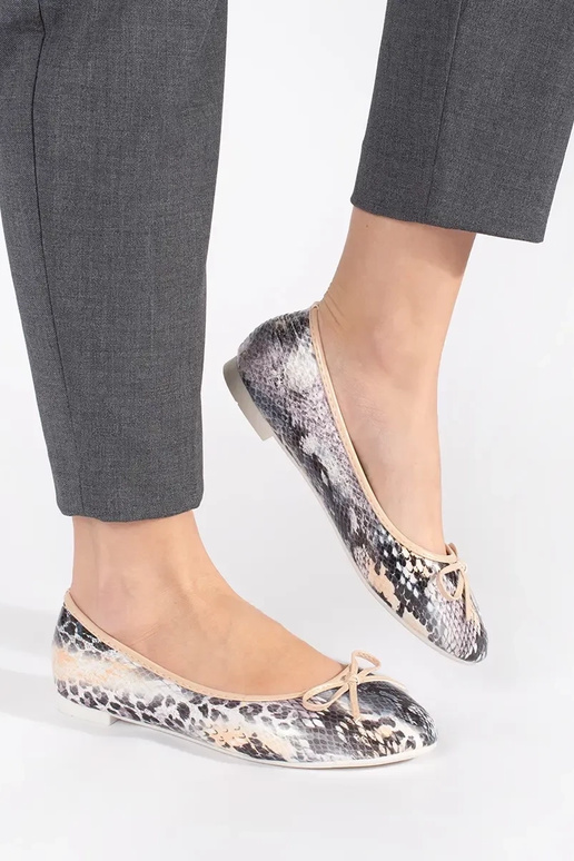 Bailarinas apartamento mulheres Para...