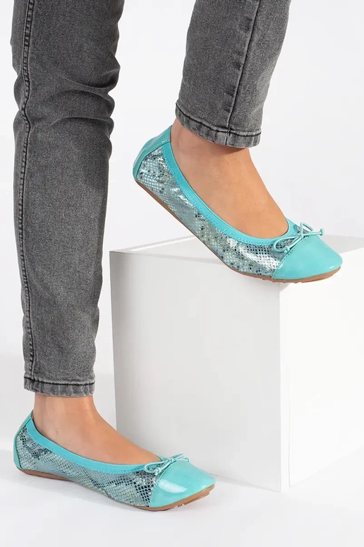 Sapatilhas azuis com laço Sapatilhas azuis com laço