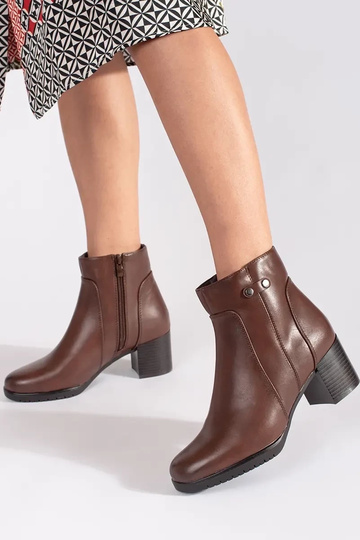 Botas de salto marrom... 2