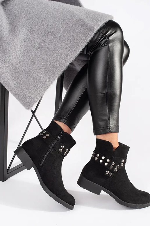 Sapatos baixos femininos em camurça