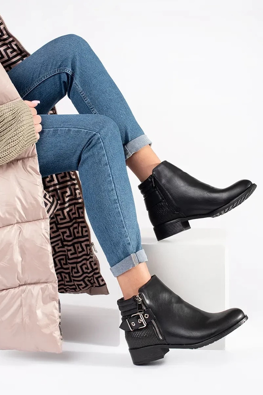 Sapatos femininos pretos planos