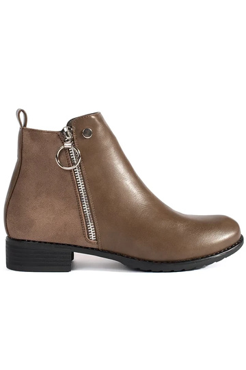 Botas planas marrons com fecho