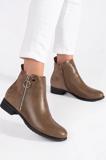 Botas planas marrons com fecho 2
