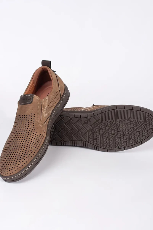 Mocassins masculinos vazados na cor...