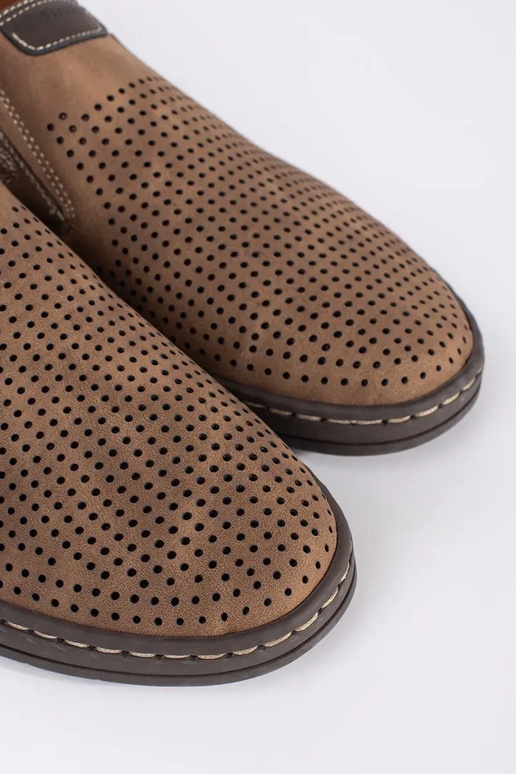 Mocassins masculinos vazados na cor...