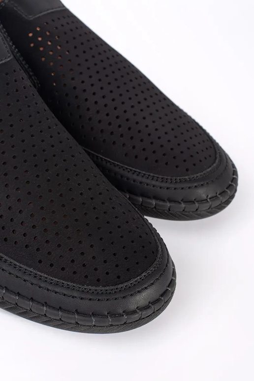 Mocassins masculinos pretos com furos
