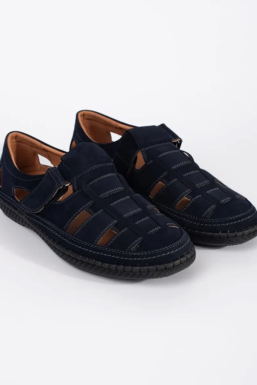 Sapatos masculinos marrons em estilo...