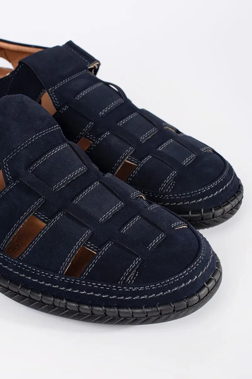 Sapatos masculinos marrons em estilo...