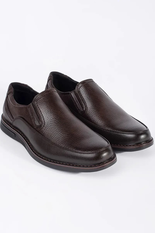 Mocassins masculinos vazados com fecho