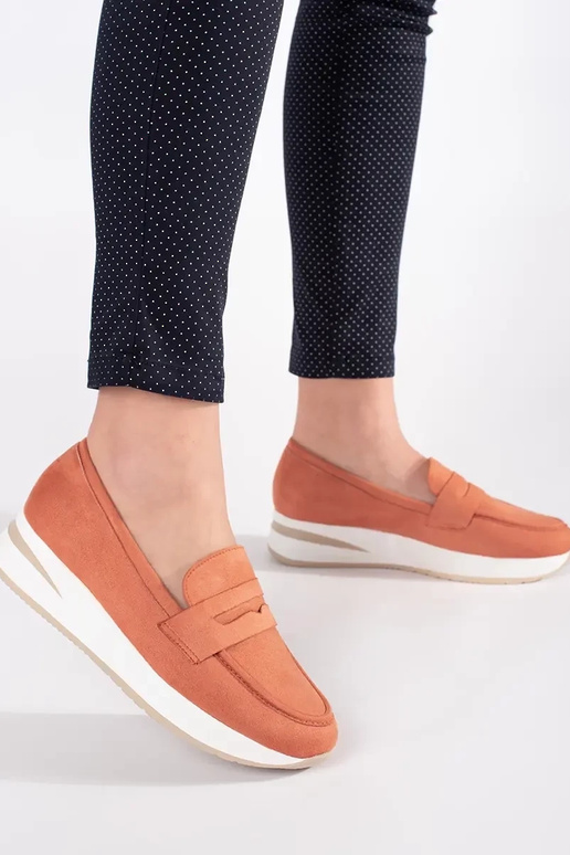 Sapatos altos vermelhos em camurça Sapatos altos vermelhos em camurça