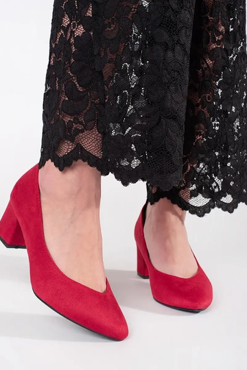 Sapatos brancos com prata... 2