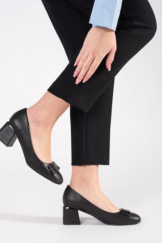 Sapatos altos pretos