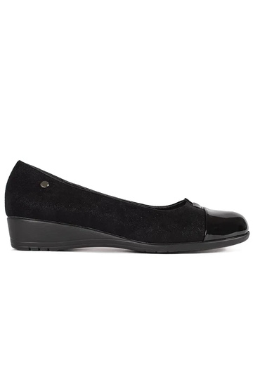 Sapatos baixos pretos com...