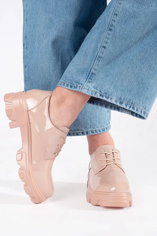 Sapatos baixos com efeito envernizado... Sapatos baixos com efeito envernizado...