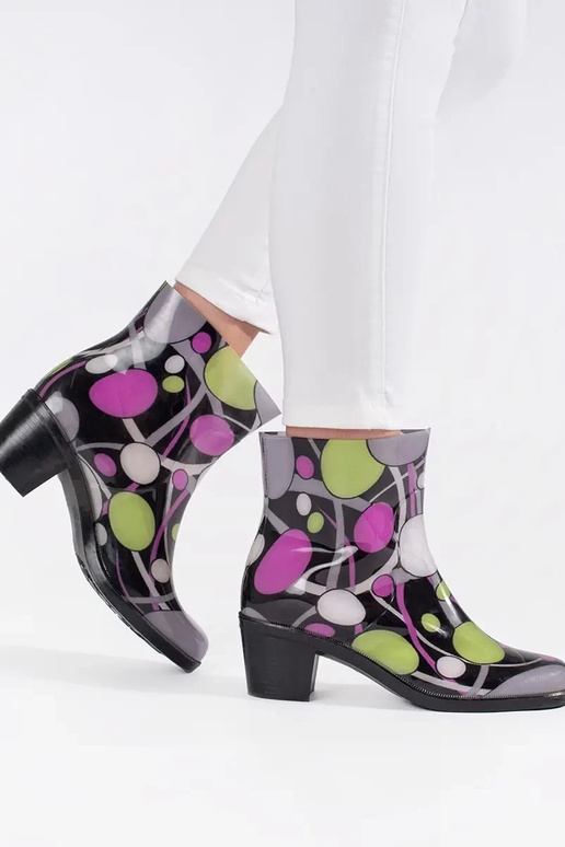 Botas de borracha com saltos pontudos Botas de borracha com saltos pontudos