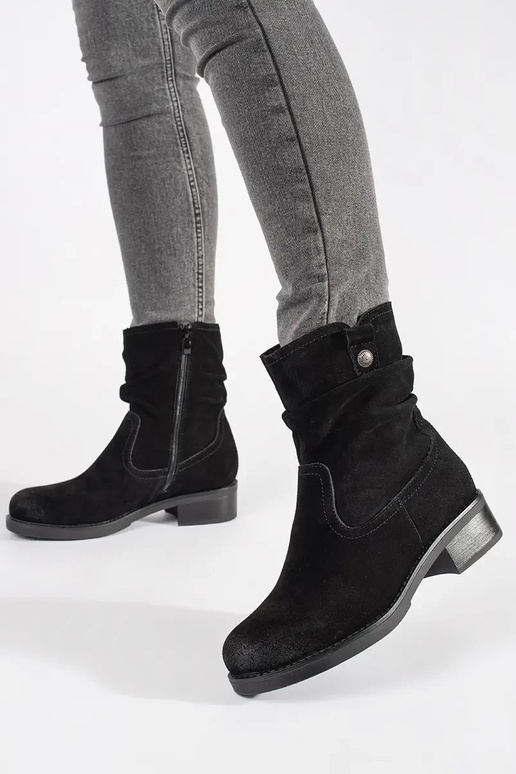 Botas Pretas com Cano Dobrada de...