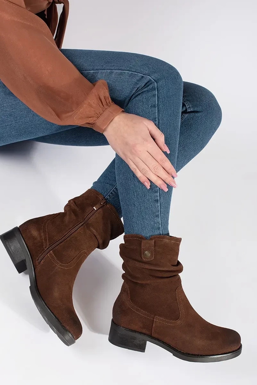 Botas Marrons com Cano Dobrada de...