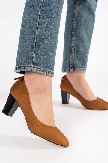 Sapatos de salto em camurça... 2