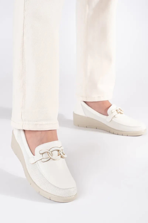 Sapatos baixos brancos com plataforma... Sapatos baixos brancos com plataforma...