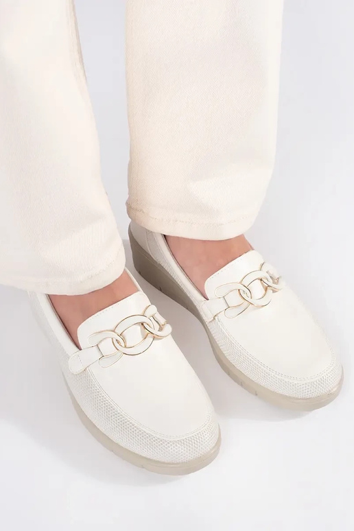 Sapatos baixos brancos com plataforma... Sapatos baixos brancos com plataforma...