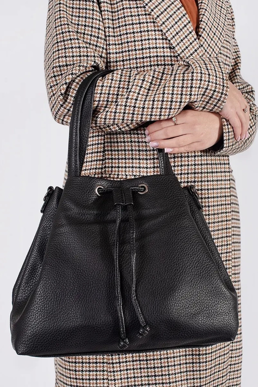 Bolsa preta tipo sacola