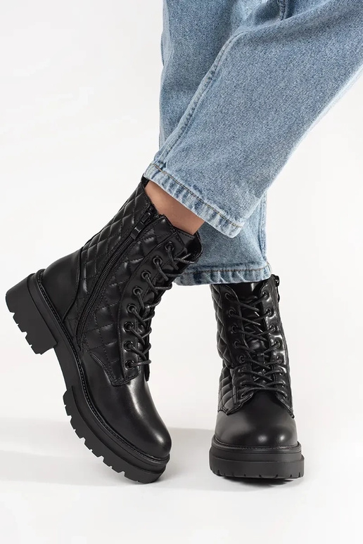 Botas pretas acolchoadas com plataforma