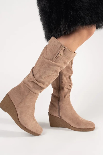 Botas marrons de camurça... 2
