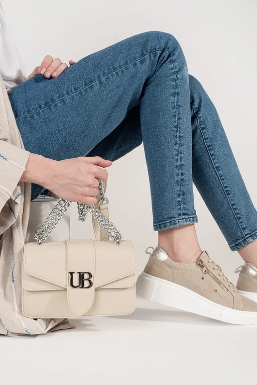 Bolsa Pequena Feminina em Azul Claro... Bolsa Pequena Feminina em Azul Claro...